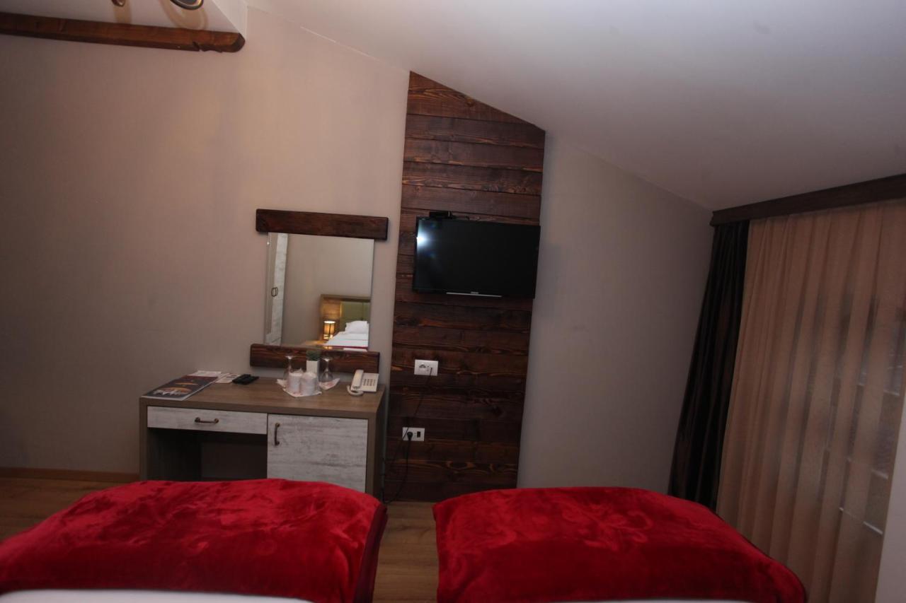 Hotel Happy Gjakova Exterior photo