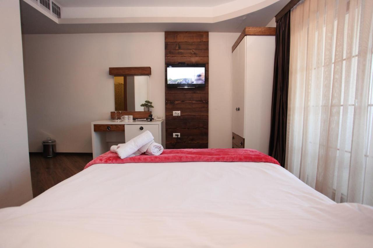 Hotel Happy Gjakova Exterior photo